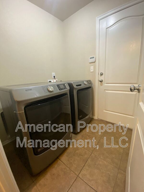 Building Photo - 4113 W 105th St S