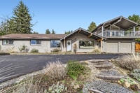 Building Photo - 6106 SE Riverside Dr