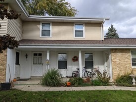 Building Photo - 314 Hartridge Dr