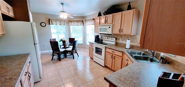 Building Photo - 520 Millifiora Ln