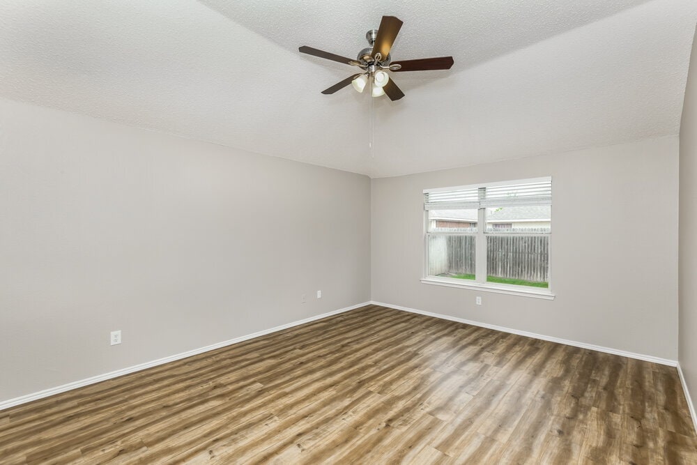 Building Photo - 10813 Briaroaks Dr