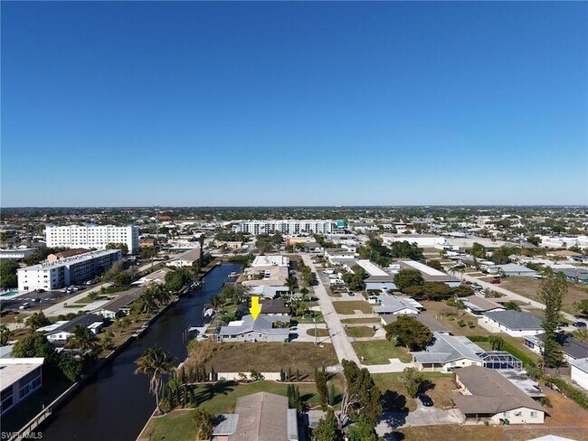 Building Photo - 4916 Viceroy St