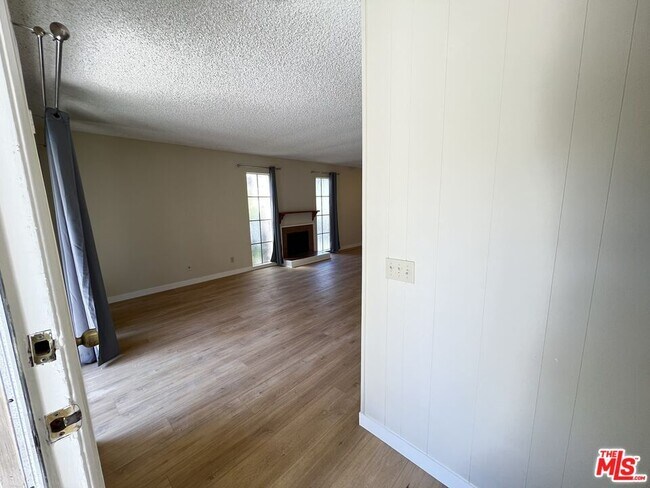 Building Photo - 28549 Conejo View Dr