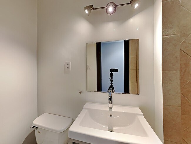 Building Photo - 2307 Cardinal Ln