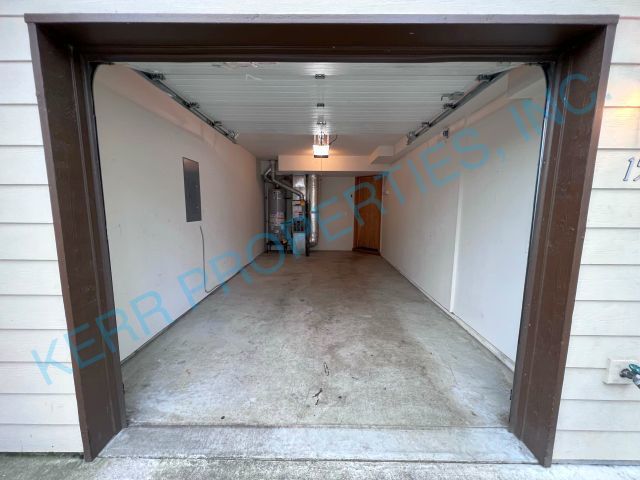 Building Photo - 1594 NE Cleveland Ave