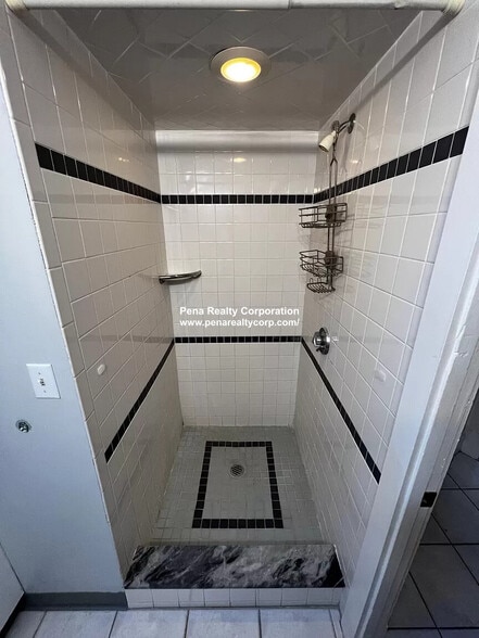 Building Photo - 80 Park Ave