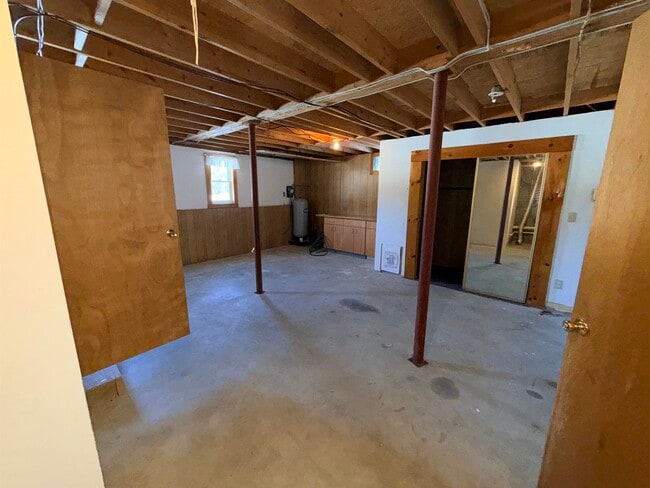 Building Photo - 98 Ledge Hill Rd