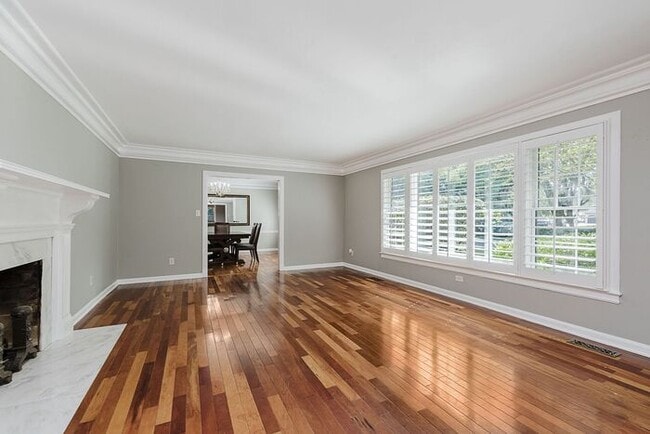 Building Photo - Elegant Updated Meridian-Kessler Home on E...