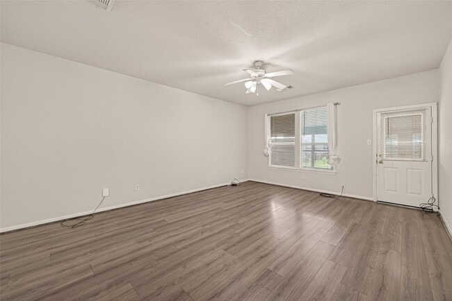 Building Photo - 13915 Maleewan Ln