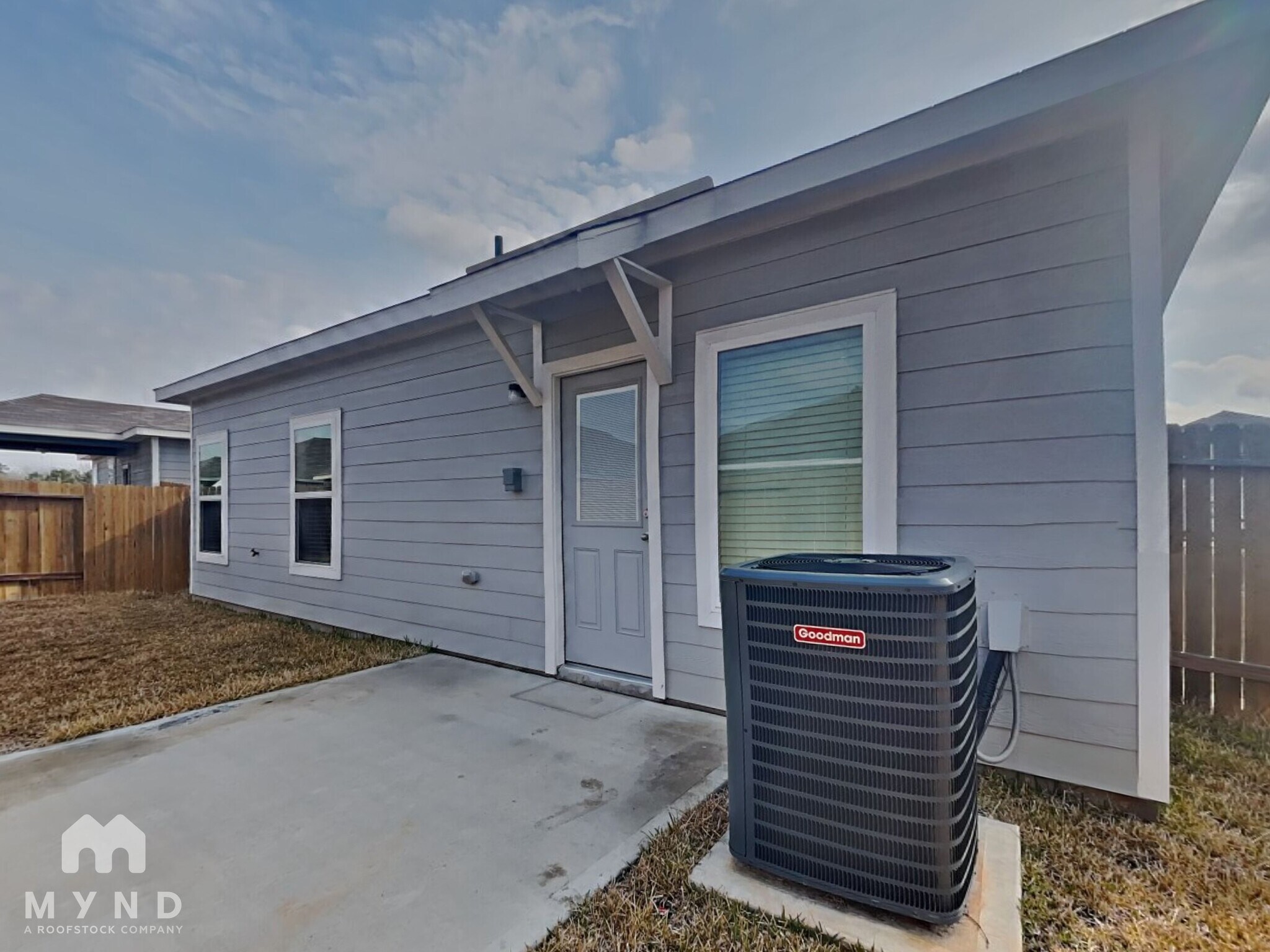 Building Photo - 15635 Plum Brk Dr