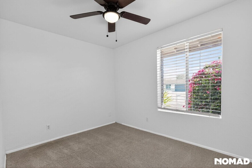 Building Photo - 1636 W Taro Ln