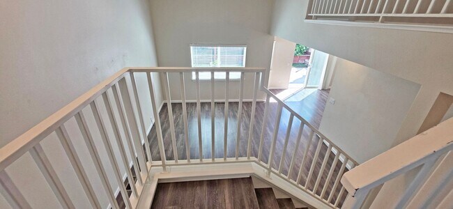 Building Photo - 1982 Dogwood Dr