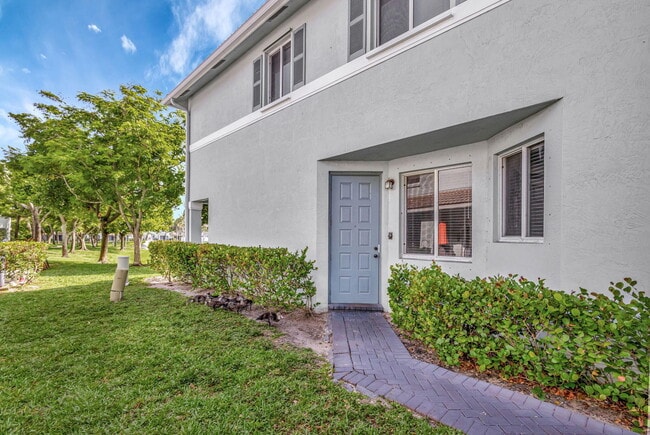 Primary Photo - 1923 Alamanda Way