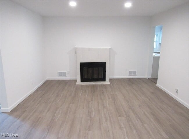 Building Photo - 5265 W 149th St