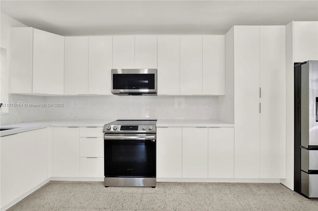 Building Photo - 9790 SW 136th St