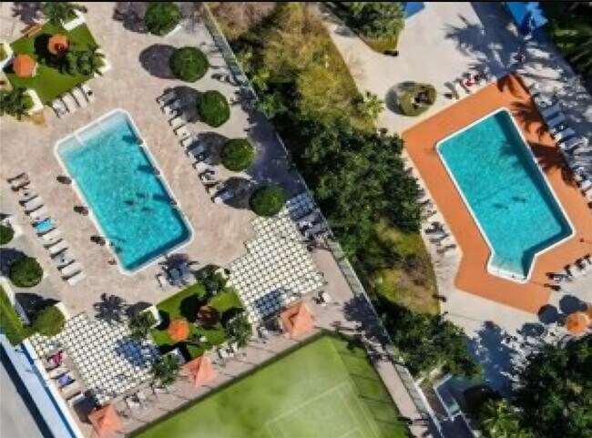 Building Photo - 2801 NE 183rd St