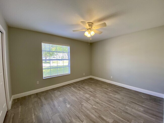 Building Photo - 1018 Spring Landing Dr