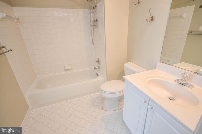 Building Photo - 13776 Lambertina Pl