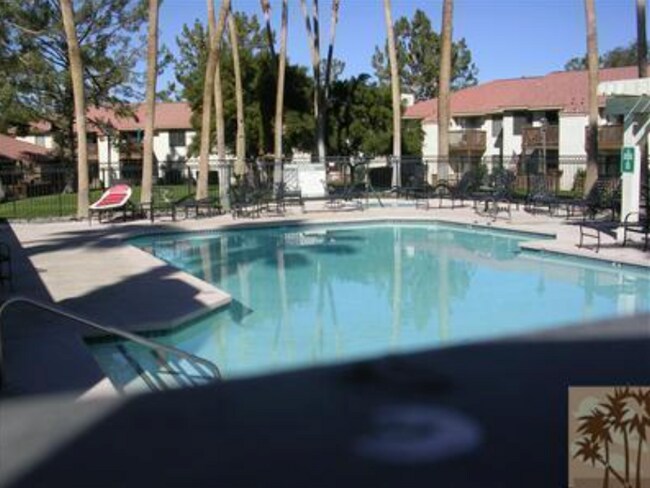 Building Photo - Beautiful Condo by the Lake