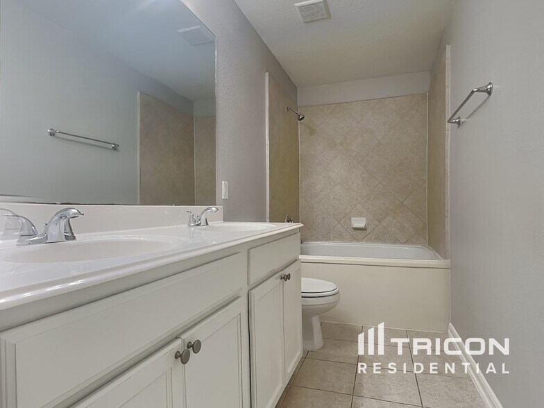 Building Photo - 6535 Providence View Ln