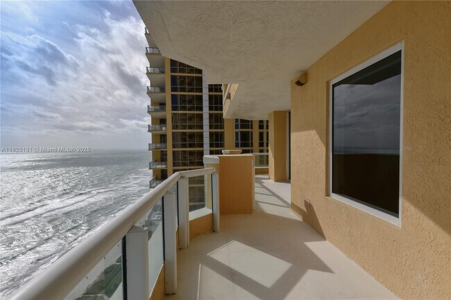 Building Photo - 17875 Collins Ave