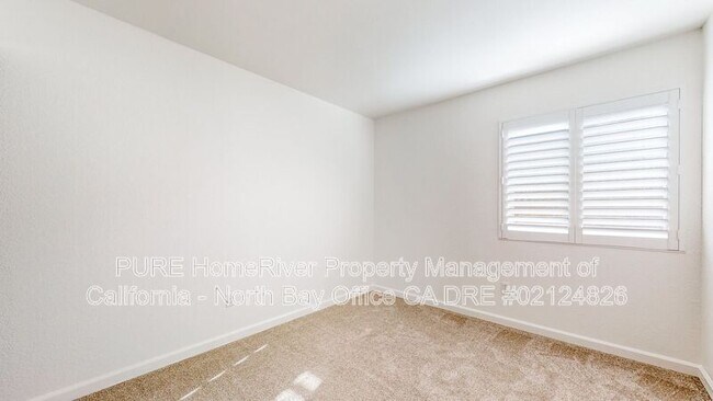 Building Photo - 514 Christopher Way