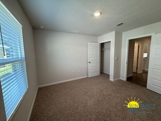 Building Photo - Beautiful 4 Bedroom Home in South Crestview!