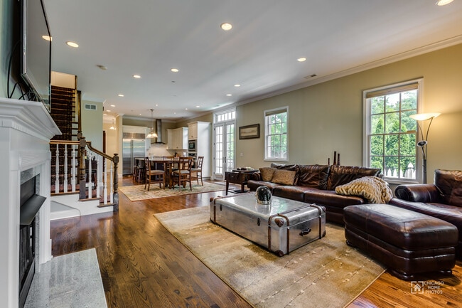 Building Photo - 932 Westmoor Rd