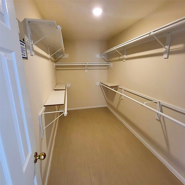 Building Photo - 12923 Dove Point Ln