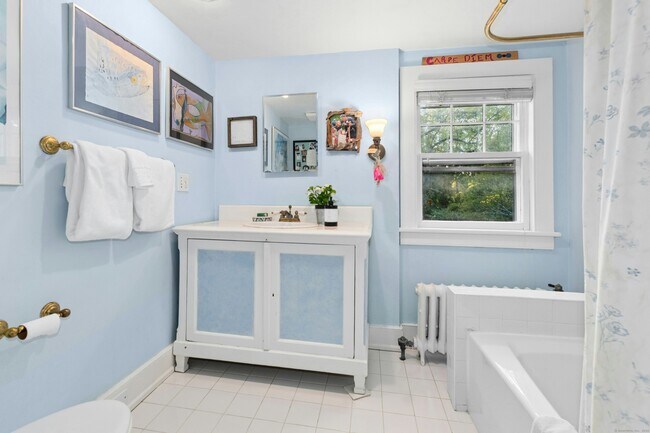 Building Photo - 561 Middlesex Rd