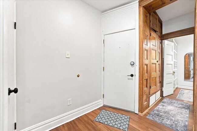 Building Photo - 708 Willow Ave