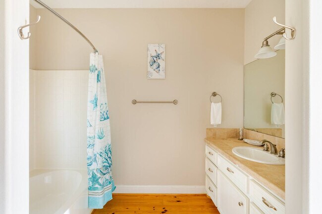 Building Photo - 814 Helen Blvd