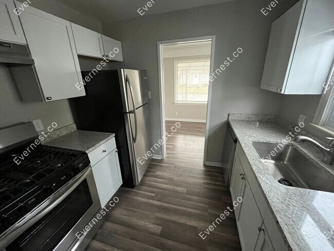 Building Photo - 1145 10th St