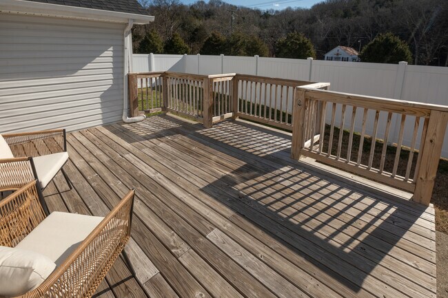 Building Photo - 5464 Daniel Ray Dr