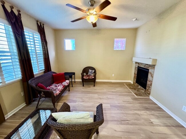 Building Photo - Located in a peaceful and well-maintained senior community, this spacious 3-bedroom, 3.5-bath Plu...