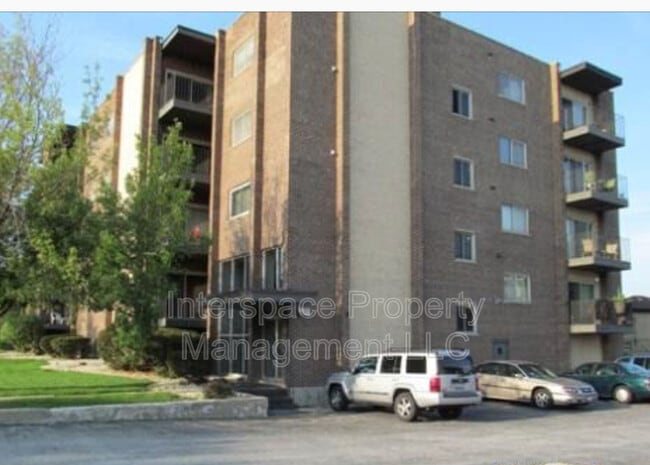Building Photo - 9937 S Cicero Ave