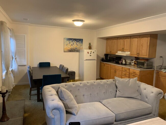 Building Photo - 5800 Edson Ln