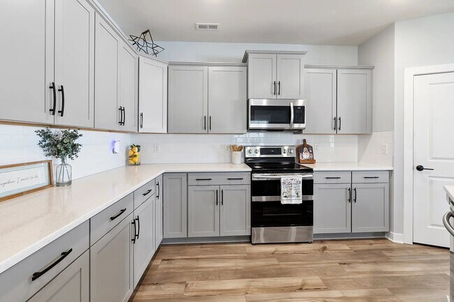 Building Photo - 12533 Petrel Crossing