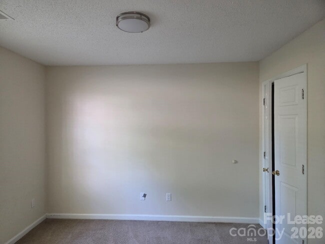Building Photo - 437 Cedarcroft Dr
