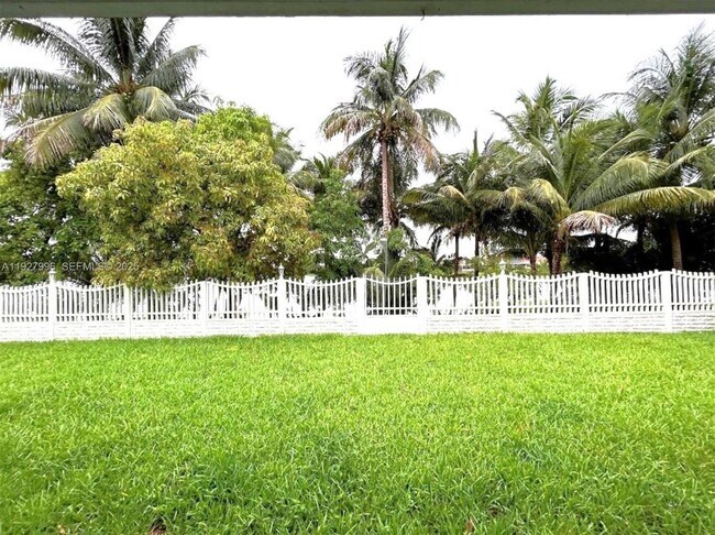 Building Photo - 4531 SW 146th Ct