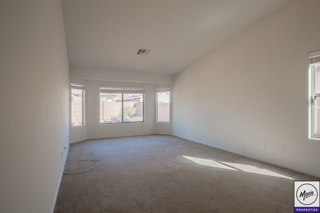 Building Photo - 25550 W Beth Dr