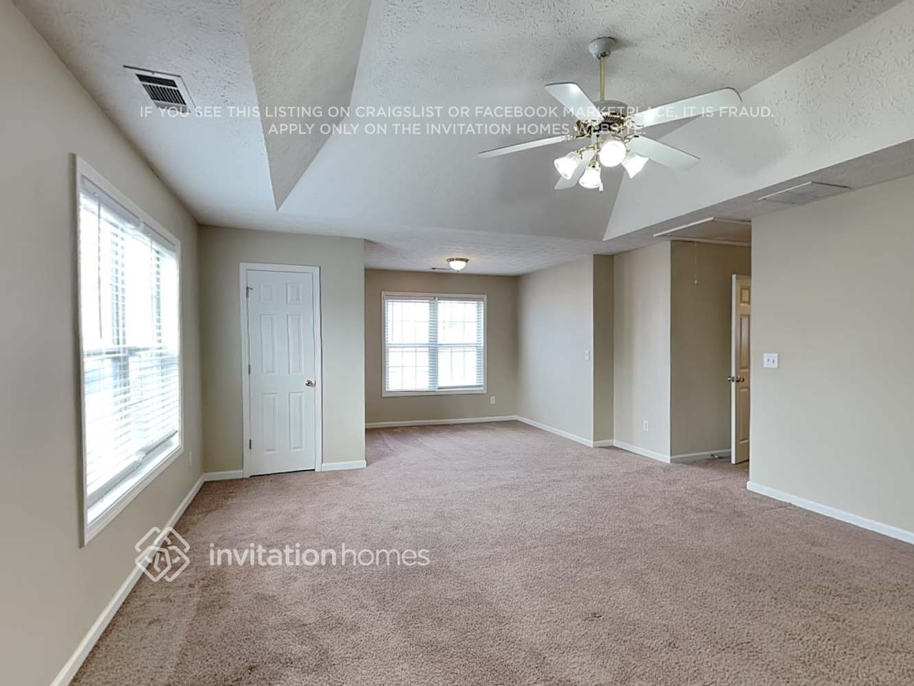 Building Photo - 1042 Simon Park Cir