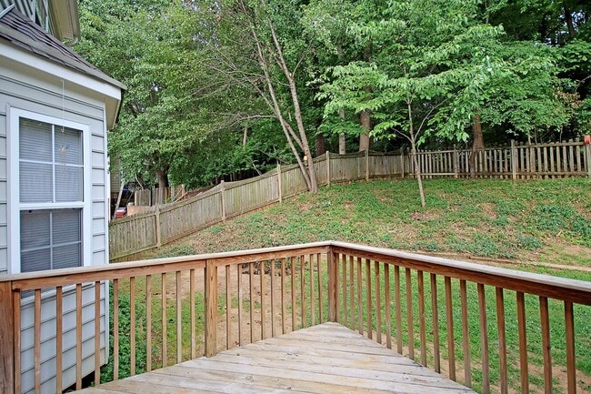 Building Photo - Pet-Friendly Raintree Home With Fenced Yard