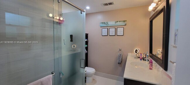Building Photo - 8662 Bridle Path Ct
