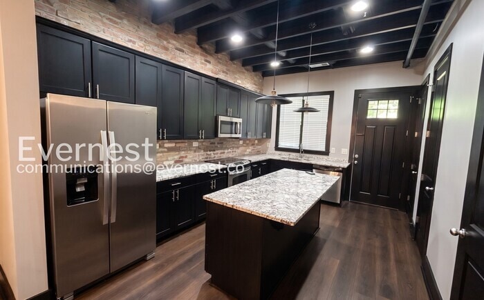 Building Photo - 506 Barristers Ct