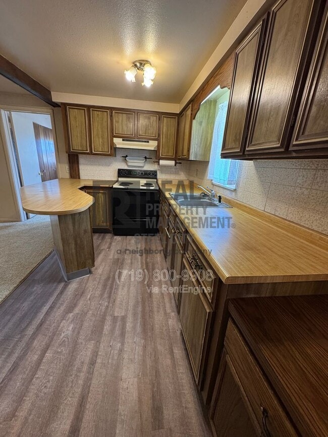 Building Photo - 2401 Overton Rd