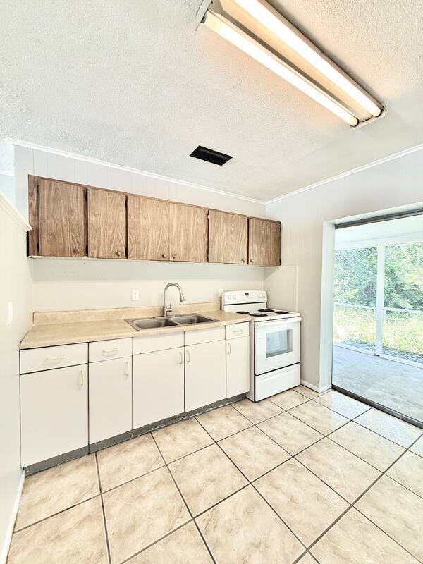 Building Photo - 605 64th Ave W