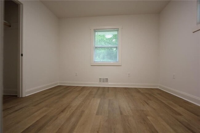 Building Photo - 3533 Larkspur Terrace