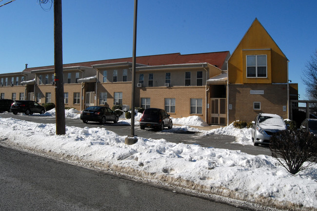 Building Photo - Spring Valley Commons