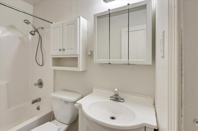 Building Photo - 1536 SW 52nd St